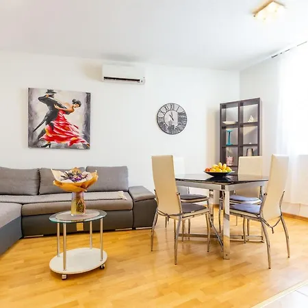 Vale Apartment With Balcony Zadar Exterior photo
