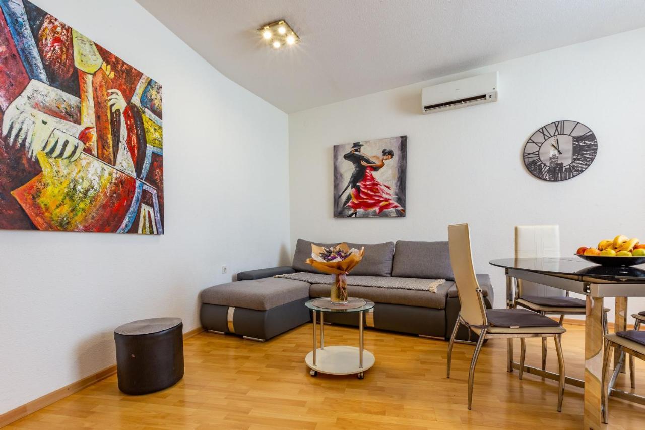 Apartman Vale With Balcony Zára