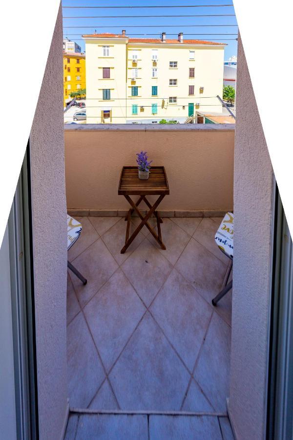 Vale With Balcony Apartament *